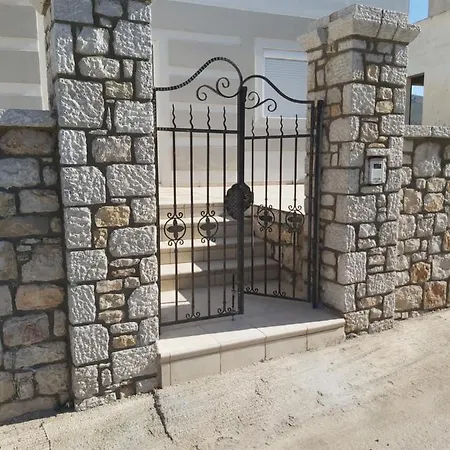 Vila Katerina's * Lardos