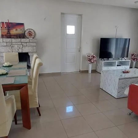 Vila Katerina's Lardos